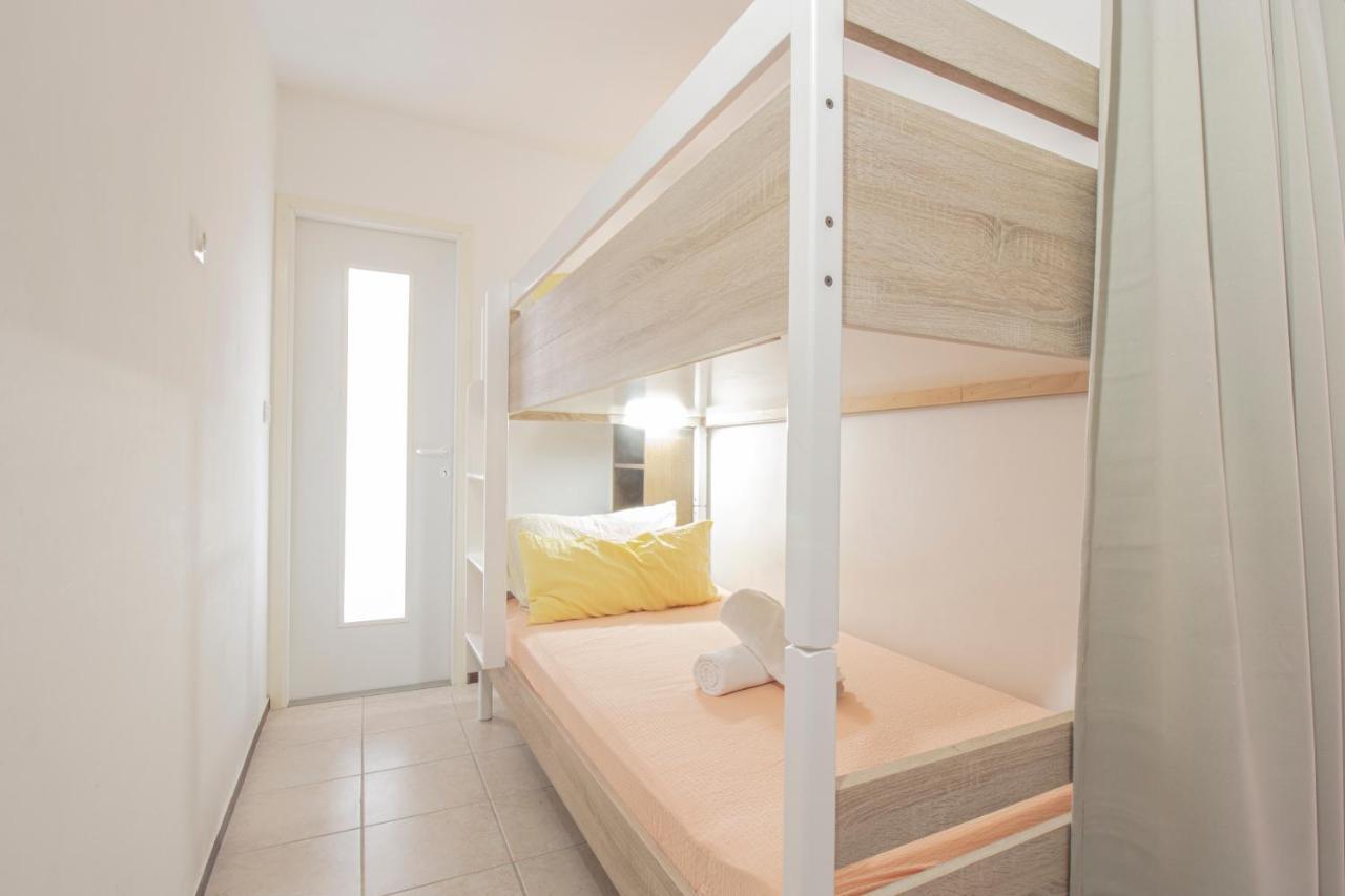 Galapagus Privat Beach & Boat Dock Lejlighed Metajna Eksteriør billede