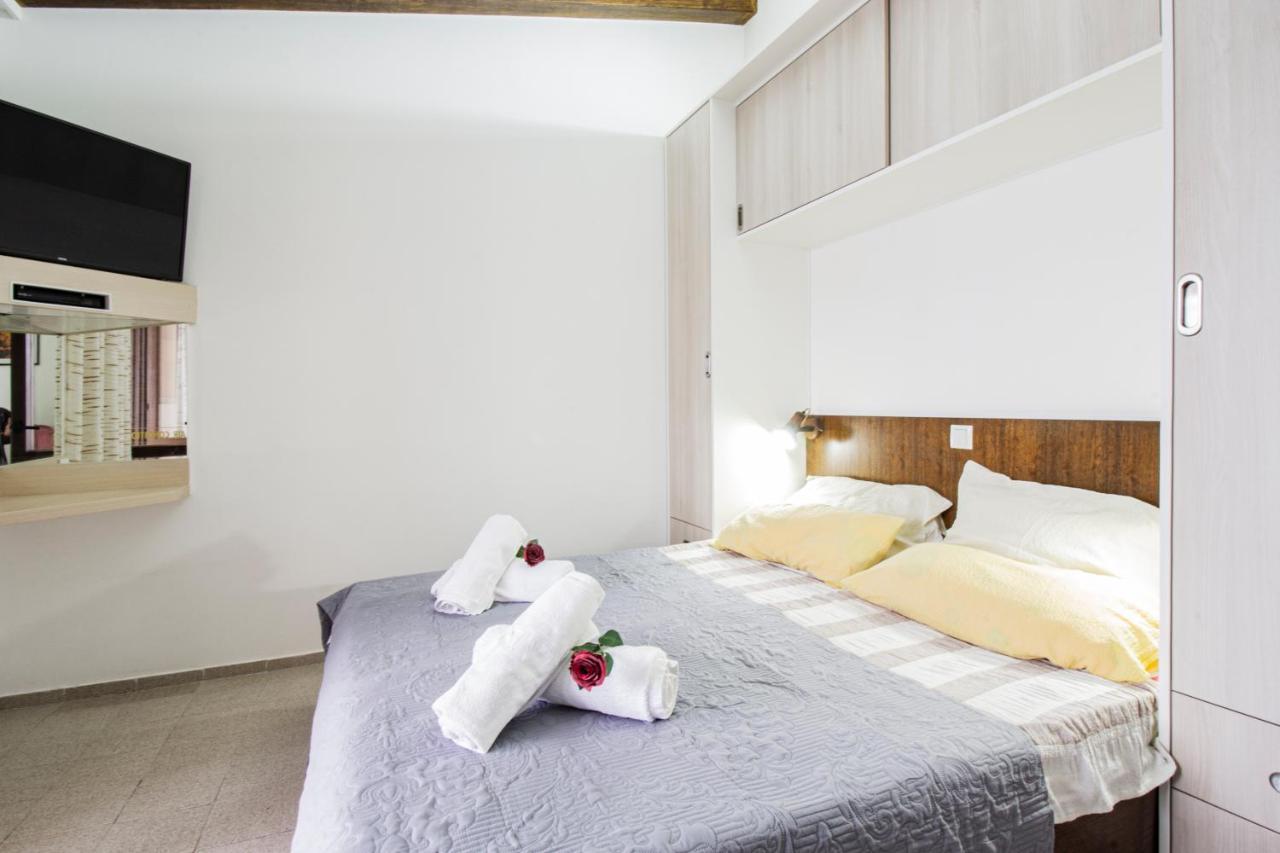 Galapagus Privat Beach & Boat Dock Lejlighed Metajna Eksteriør billede